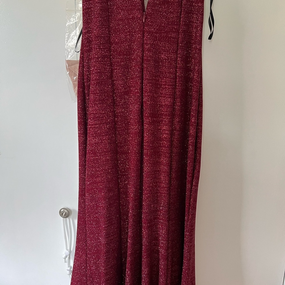 NWT David’s Bridal XSCAPE gown. Size 8 - Picture 16 of 16